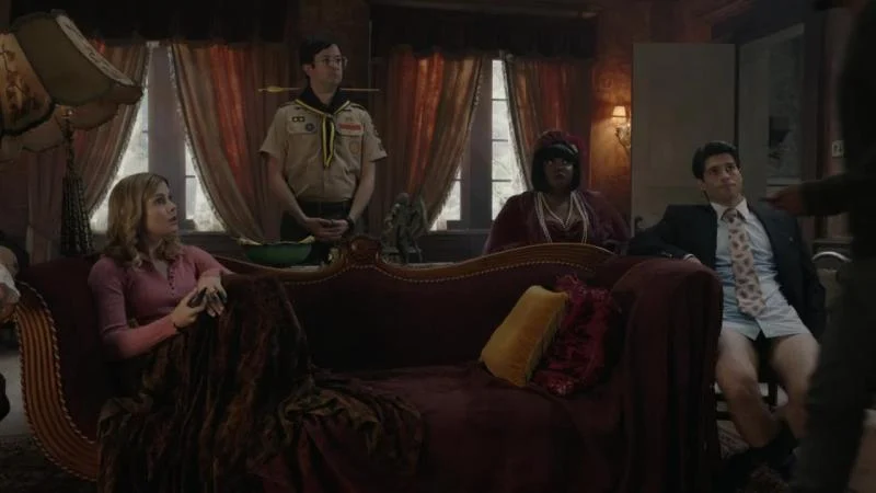 Кадры из сериала Призраки (2021)